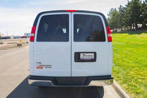 White 2011 Chevrolet Express 3500 LT
