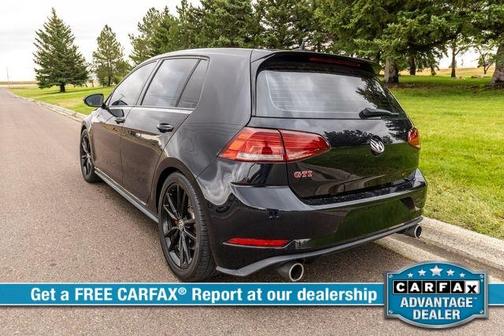 Deep Black Pearl Effect 2021 Volkswagen Golf GTI 2.0T SE