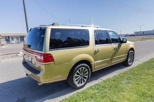 Gold 2016 Lincoln Navigator L Select