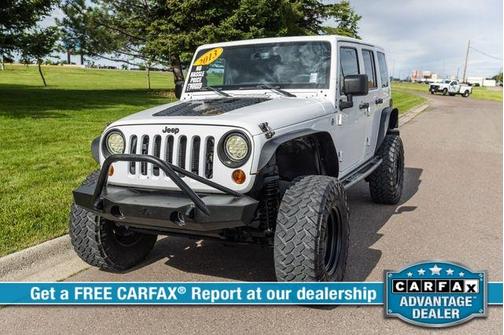 Bright White Clearcoat 2013 Jeep Wrangler Unlimited Sahara