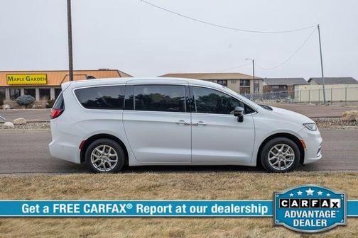 2024 Chrysler Pacifica Touring-L