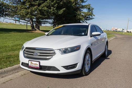 White 2017 Ford Taurus SEL