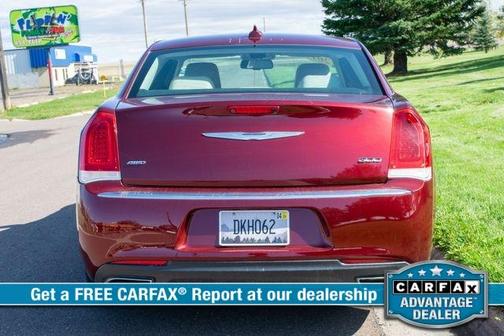 2017 Chrysler 300 Limited
