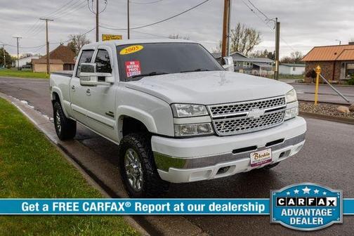 White 2005 Chevrolet Silverado 2500 H/D Crew Cab