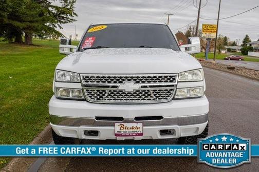 White 2005 Chevrolet Silverado 2500 H/D Crew Cab