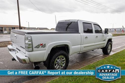 White 2005 Chevrolet Silverado 2500 H/D Crew Cab