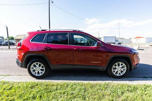 Red 2015 Jeep Cherokee Latitude