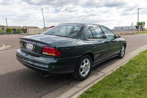 Tan 1999 Oldsmobile Intrigue GLS