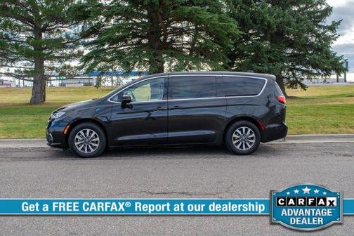 2023 Chrysler Pacifica Hybrid Touring L