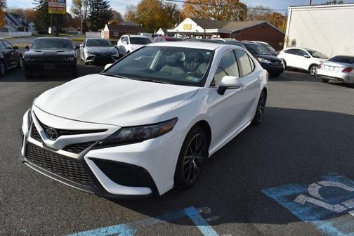 2024 Toyota Camry SE