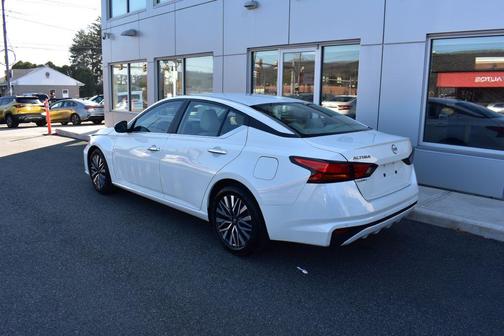 White 2025 Nissan Altima SV
