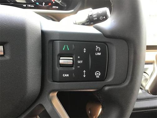 2025 Land Rover Defender P400 X-Dynamic SE