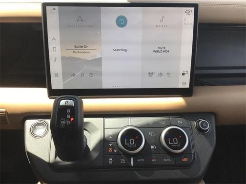 2025 Land Rover Defender P400 X-Dynamic SE