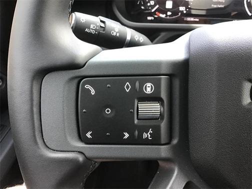 2025 Land Rover Defender P400 X-Dynamic SE