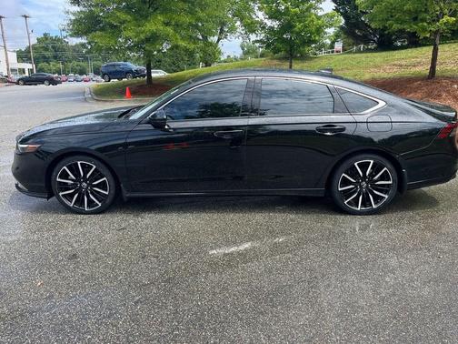 Crystal Black Pearl 2024 Honda Accord Hybrid Touring