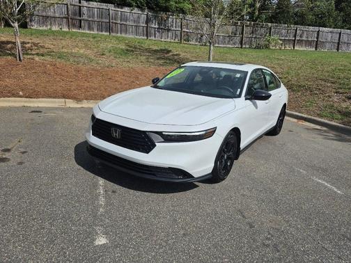 Platinum White Pearl 2025 Honda Accord SE