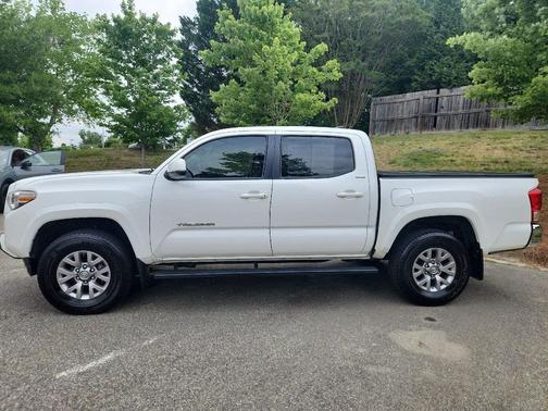 Super White 2017 Toyota Tacoma SR5