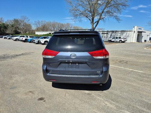 2014 Toyota Sienna XLE