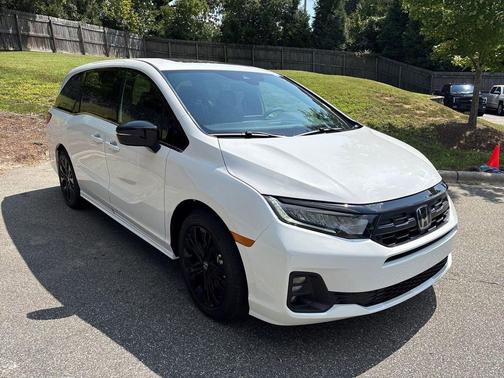 Platinum White Pearl 2026 Honda Odyssey Sport-L
