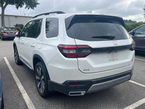 Platinum White Pearl [Whi 2023 Honda Pilot AWD Elite