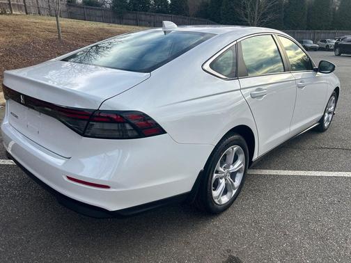 2025 Honda Accord LX 1.5T