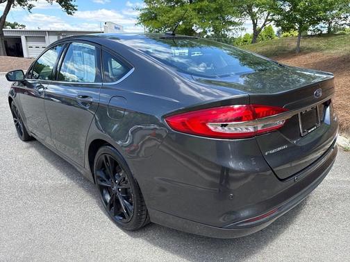 Magnetic 2018 Ford Fusion SE