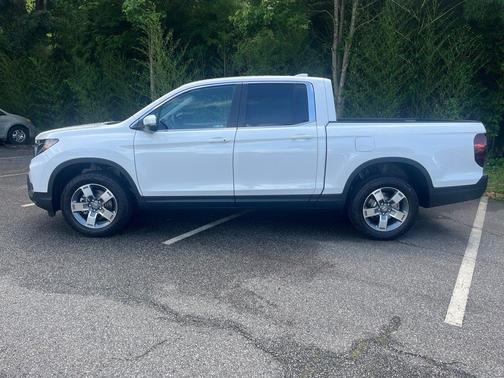 Platinum White 2026 Honda Ridgeline RTL