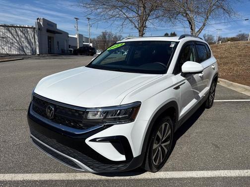 2024 Volkswagen Taos 1.5T SE