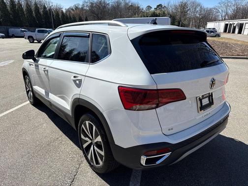 2024 Volkswagen Taos 1.5T SE