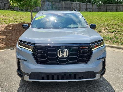 Sonic Gray Pearl 2024 Honda Pilot TrailSport