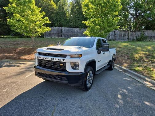 Summit White 2023 Chevrolet Silverado 2500 Custom
