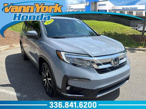 Sonic Gray Pearl 2022 Honda Pilot Touring 8-Passenger