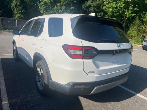 Platinum White 2025 Honda Pilot EX-L