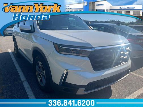 Platinum White 2025 Honda Pilot EX-L