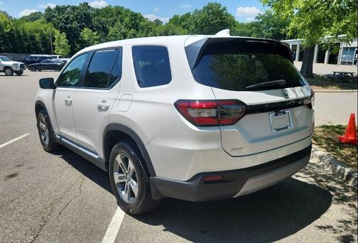 Platinum White 2025 Honda Pilot EX-L