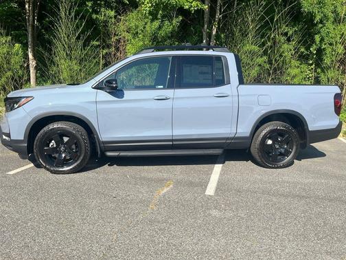 Sonic Gray 2026 Honda Ridgeline Black