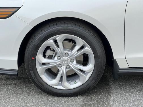 2025 Honda Accord LX 1.5T