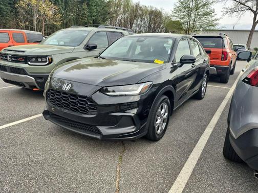 Crystal Black Pearl 2024 Honda HR-V LX