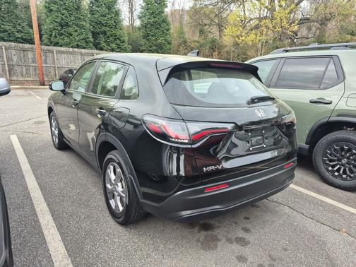 Crystal Black Pearl 2024 Honda HR-V LX