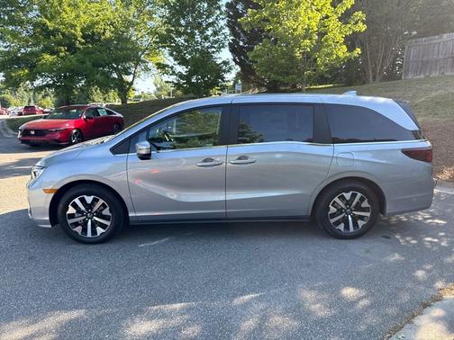 Solar Silver 2026 Honda Odyssey EX-L