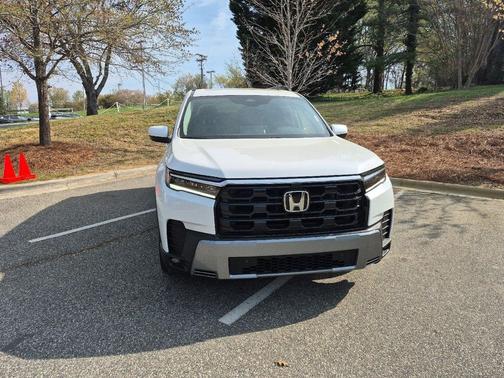 Platinum White 2026 Honda Pilot Touring 8-Passenger