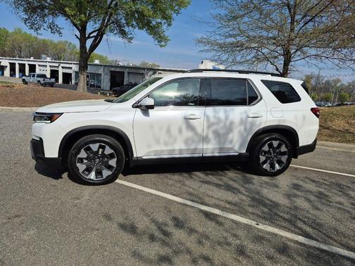 Platinum White 2026 Honda Pilot Touring 8-Passenger