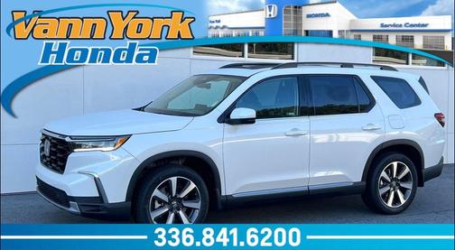 2025 Honda Pilot Touring 8-Passenger