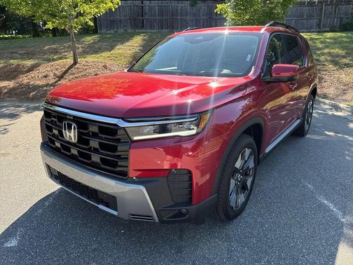 Radiant Red II 2026 Honda Pilot Elite