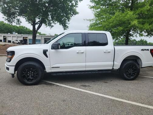 Oxford White 2024 Ford F-150 XLT