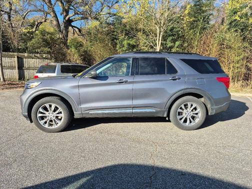 Carbonized Gray Metallic 2022 Ford Explorer XLT