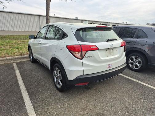 White Orchid Pearl [White 2017 Honda HR-V LX