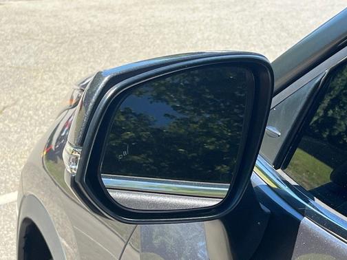 Magnetic Gray Metallic 2021 Toyota Highlander XLE