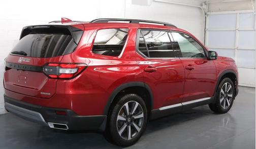 2025 Honda Pilot Touring 8-Passenger