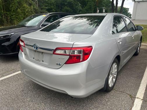 Classic Silver Me 2012 Toyota Camry Hybrid XLE